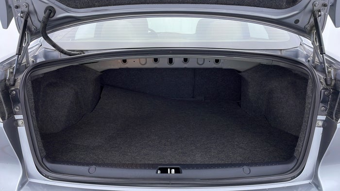MITSUBISHI LANCER EX-Boot Inside View