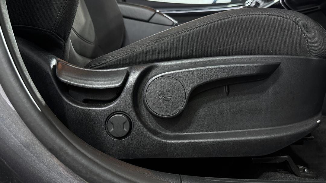 2023 Hyundai Tucson (FWD), Automatic, 41904 km, Drivers Side Adjustment Panel