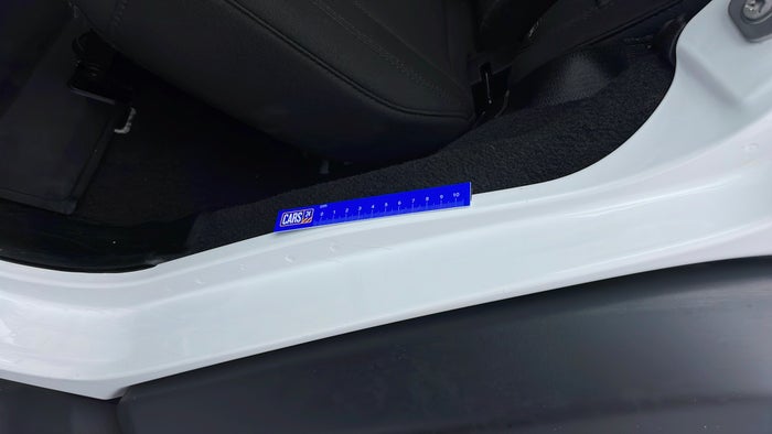 JEEP WRANGLER-Running Board LHS Scratch