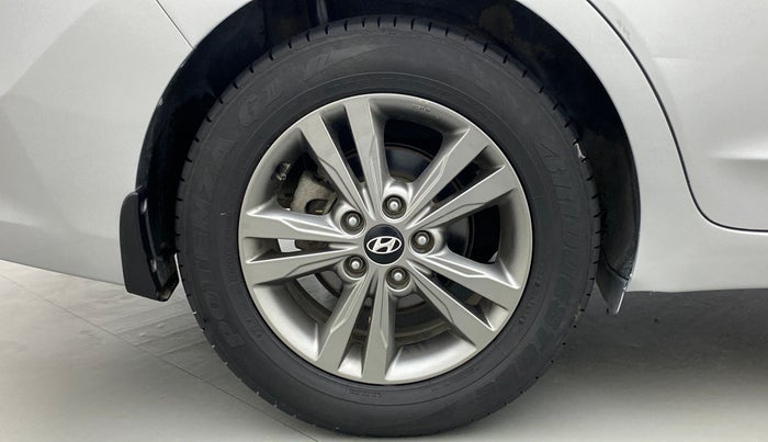 2016 Hyundai New Elantra 1.6 SX MT DIESEL, Diesel, Manual, 75,423 km, Right Rear Wheel