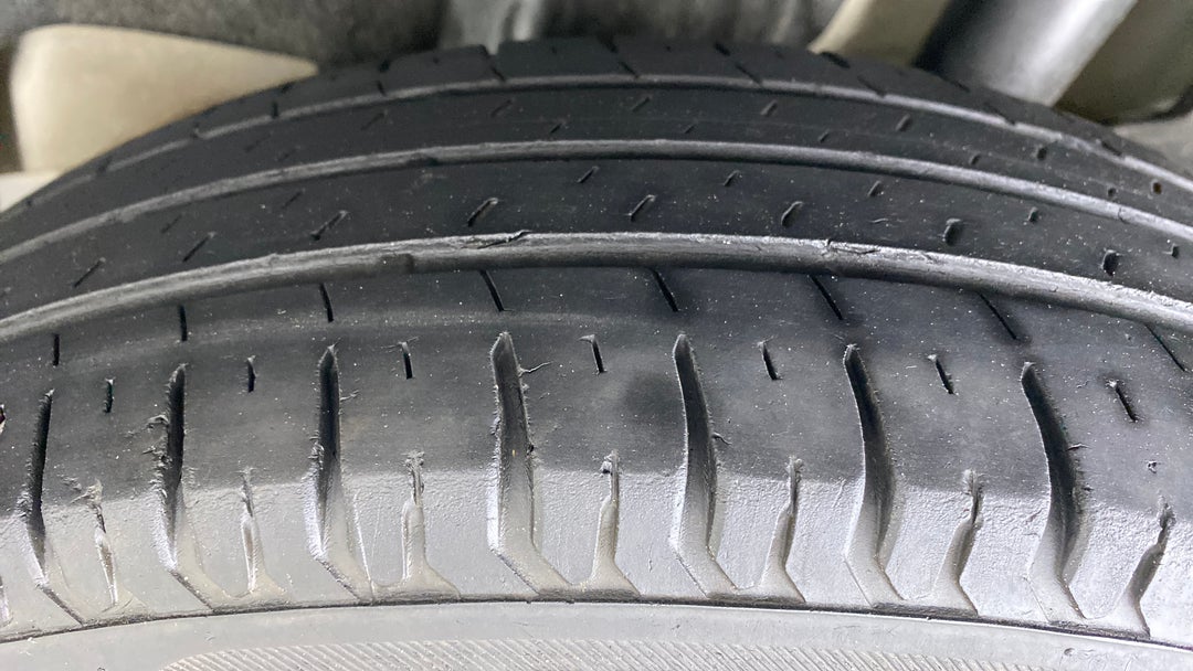 Left Rear Tyre Tread