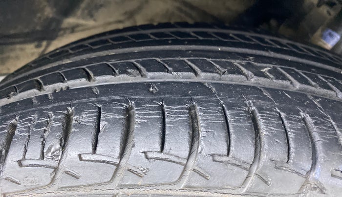 2017 Maruti Baleno DELTA PETROL 1.2, Petrol, Manual, 20,275 km, Right Front Tyre Tread