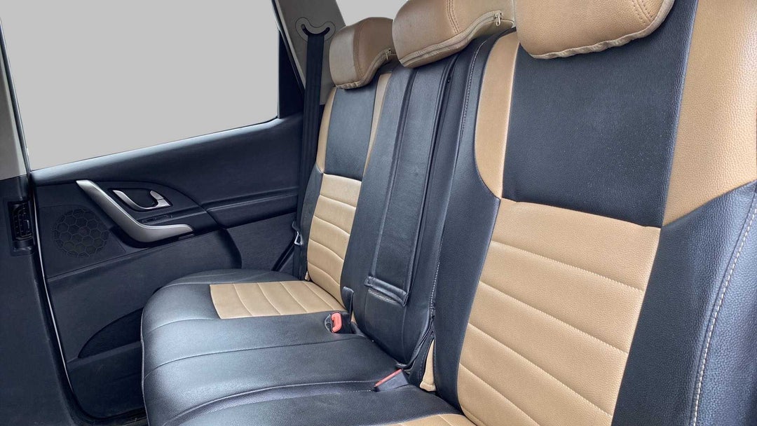 Right Side Rear Door Cabin