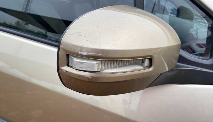 2014 Maruti Ertiga VDI, Diesel, Manual, 95,020 km, Right rear-view mirror - Indicator light has minor damage