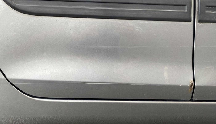 2017 Maruti Swift VXI, Petrol, Manual, 59,846 km, Right rear door - Minor scratches