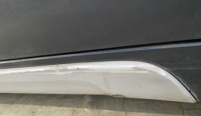 2018 Maruti S Cross ZETA 1.3, Diesel, Manual, 92,722 km, Left running board - Cladding has minor damage