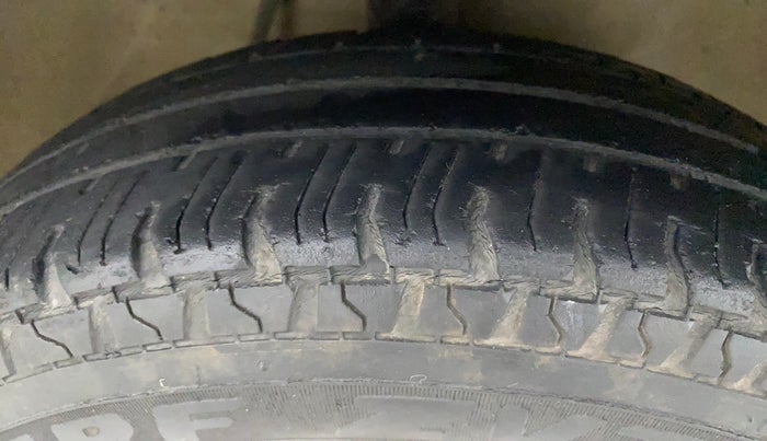 2018 Maruti Alto 800 LXI, Petrol, Manual, 48,629 km, Right Front Tyre Tread