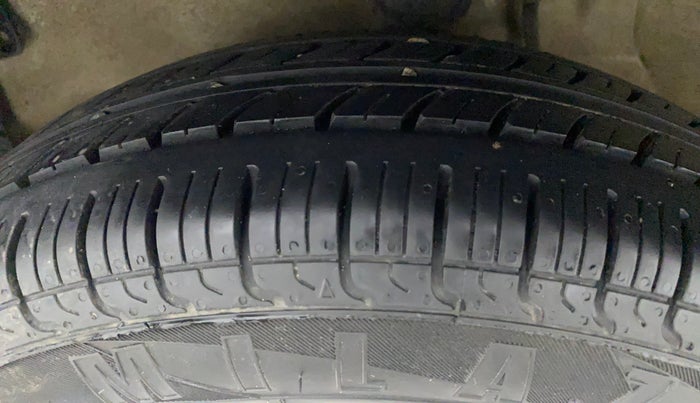 2018 Maruti Alto 800 LXI, Petrol, Manual, 48,629 km, Left Front Tyre Tread