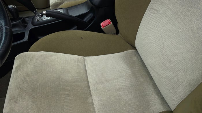 TOYOTA FORTUNER-Seat LHS Front Cigarette burn