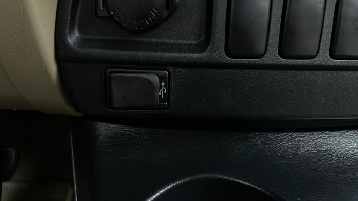 TOYOTA FORTUNER-USB Player