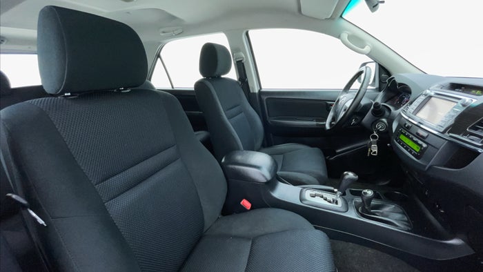 TOYOTA FORTUNER-Right Side Front Door Cabin View