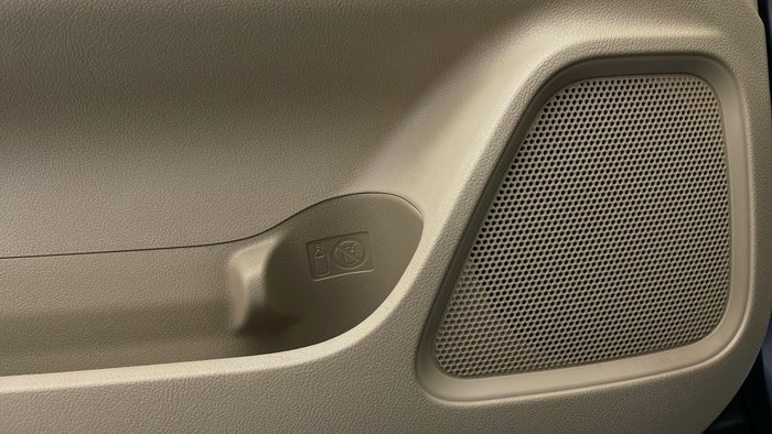 MITSUBISHI OUTLANDER-Speakers
