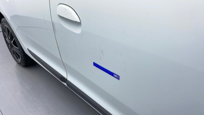 RENAULT SYMBOL-Door Exterior RHS Front Scratch
