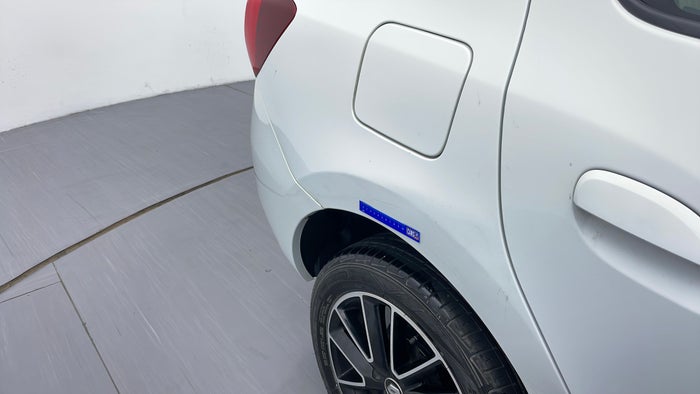 RENAULT SYMBOL-Quarter Panel RHS Scratch