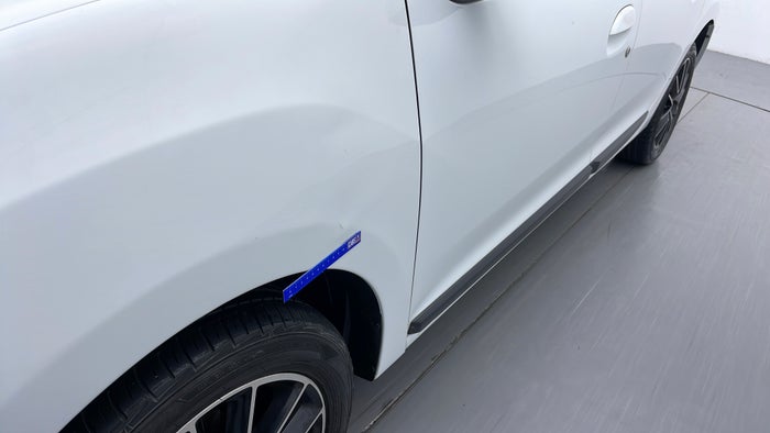 RENAULT SYMBOL-Fender LHS Dent