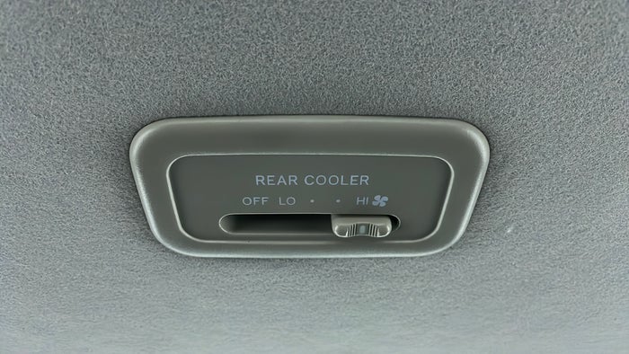 TOYOTA FORTUNER-Rear AC Temperature Control