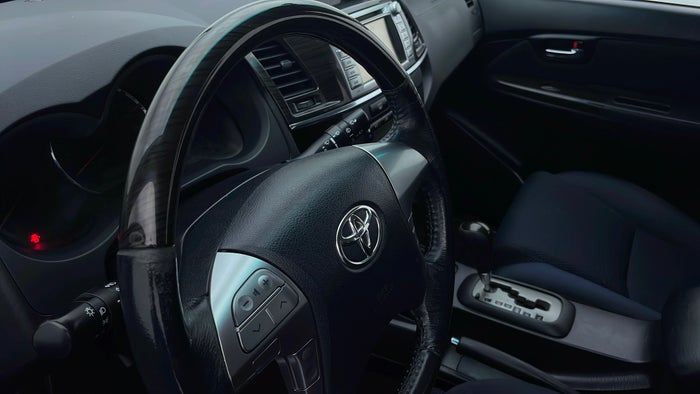 TOYOTA FORTUNER-Steering Wheel Trim Scratch
