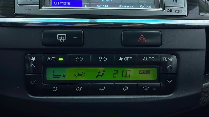 TOYOTA FORTUNER-Automatic Climate Control