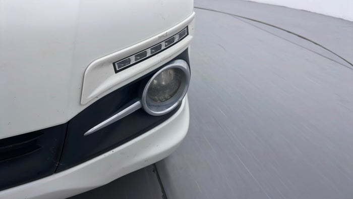 TOYOTA FORTUNER-Fog Light LHS Fading