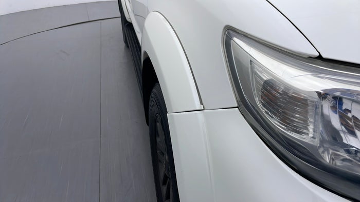 TOYOTA FORTUNER-Bumper Front Misaligned