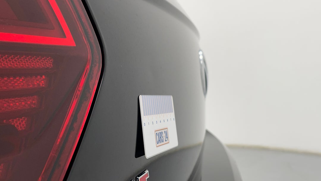 Boot / Tailgate Tailgate Dent