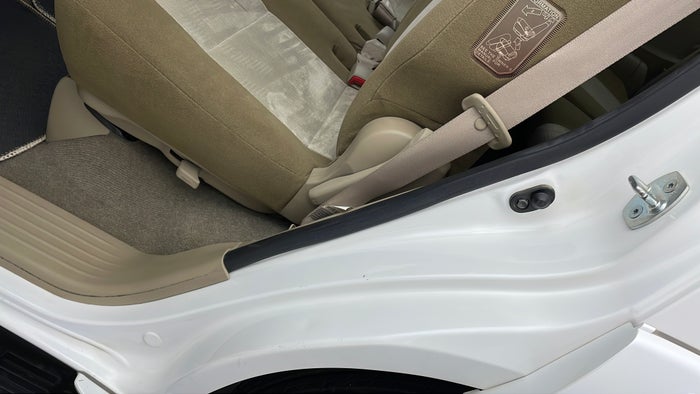 TOYOTA FORTUNER-Quarter Panel LHS Dent
