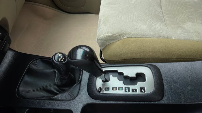 TOYOTA FORTUNER-Gear Lever