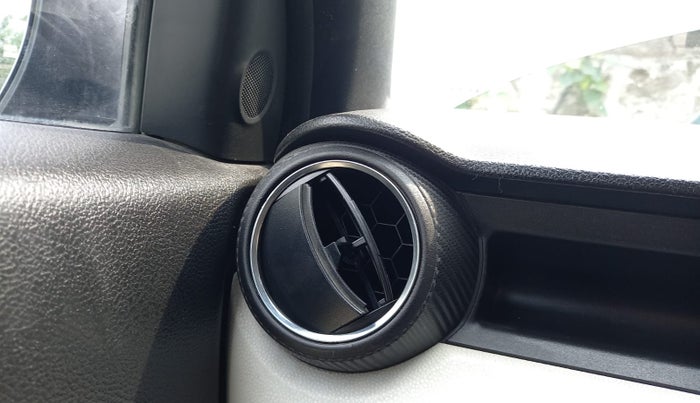 2017 Maruti IGNIS ZETA 1.2 AMT, Petrol, Automatic, 39,181 km, AC Unit - Front vent has minor damage