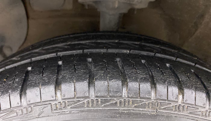 2014 Hyundai Xcent S 1.2, Petrol, Manual, 42,242 km, Left Front Tyre Tread