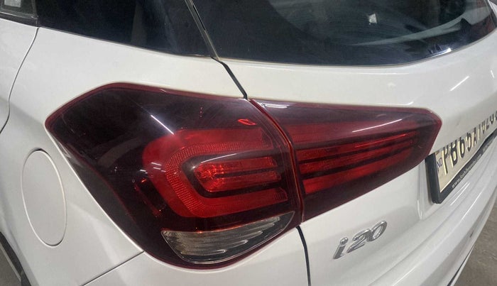 2018 Hyundai Elite i20 MAGNA EXECUTIVE 1.2, Petrol, Manual, 28,623 km, Left tail light - Minor scratches