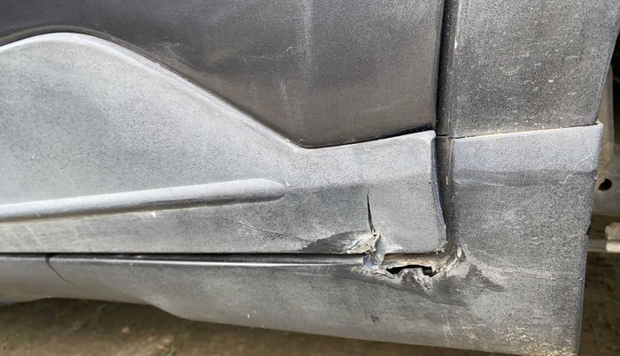 2020 Hyundai VENUE S+ 1.2, Petrol, Manual, 39,259 km, Left running board - Cladding has minor damage