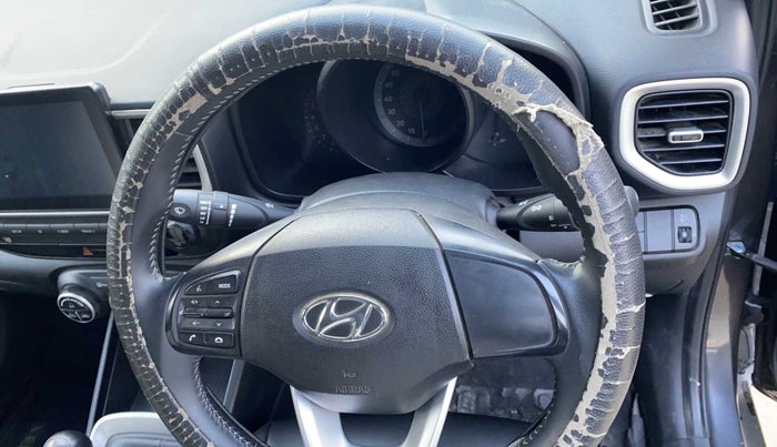 2020 Hyundai VENUE S+ 1.2, Petrol, Manual, 39,259 km, Steering wheel - Steering cover is minor torn
