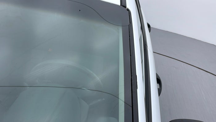 FORD FIESTA-Windshield Front Beading Missing/Broken