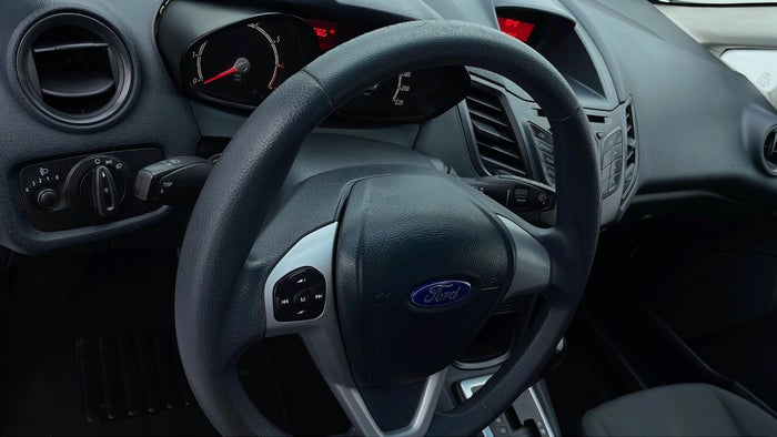 FORD FIESTA-Steering Wheel Trim Scratch