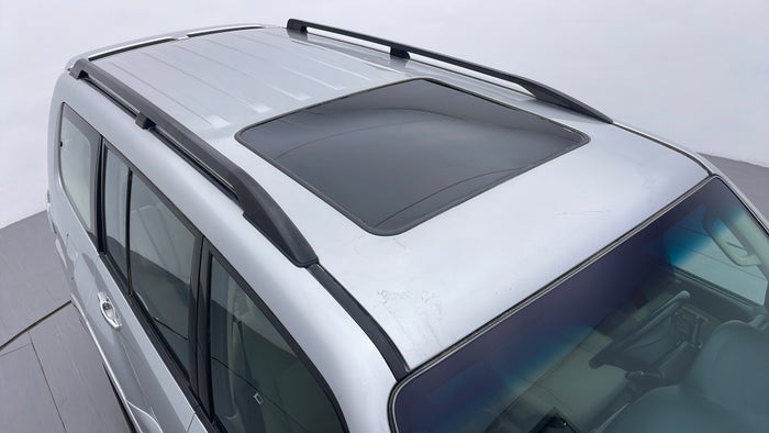 MITSUBISHI PAJERO-Roof/Sunroof View