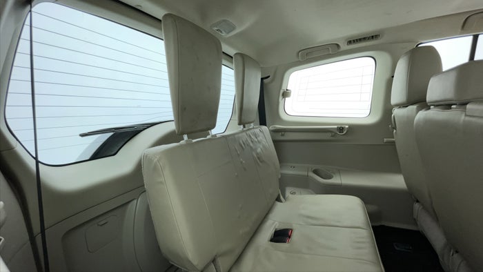 MITSUBISHI PAJERO-Third Seat Row