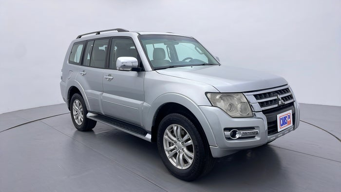 MITSUBISHI PAJERO-Right Front Diagonal (45- Degree) View