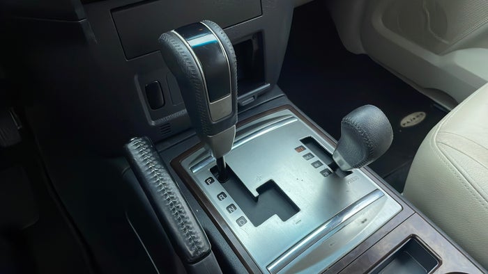 MITSUBISHI PAJERO-Gear Lever