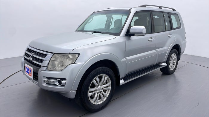 MITSUBISHI PAJERO-Left Front Diagonal (45- Degree) View