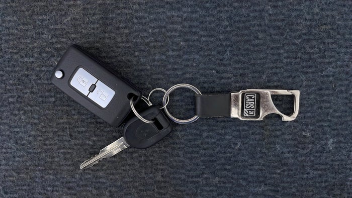 MITSUBISHI PAJERO-Key Close-up