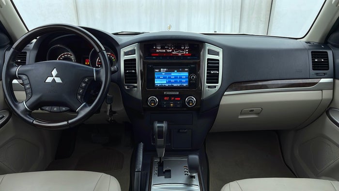 MITSUBISHI PAJERO-Dashboard View