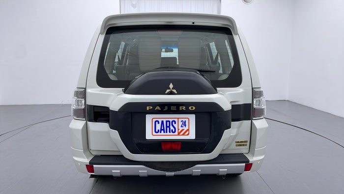 MITSUBISHI PAJERO-Back/Rear View