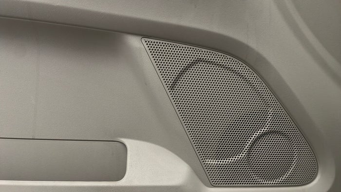MITSUBISHI PAJERO-Speakers