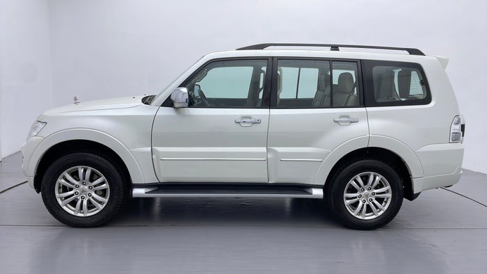 MITSUBISHI PAJERO-Left Side View