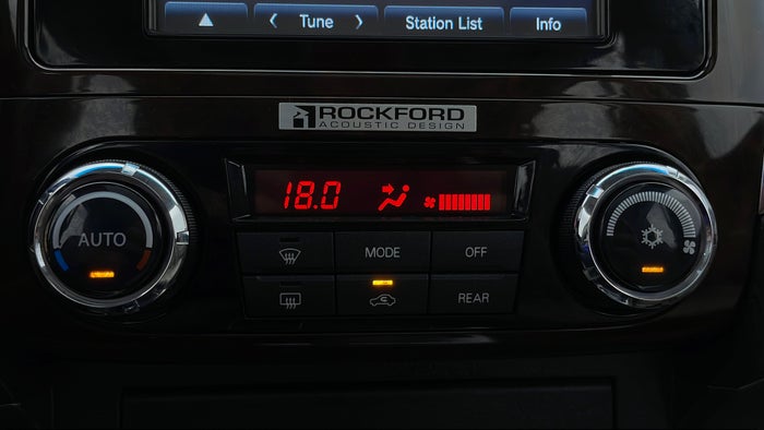 MITSUBISHI PAJERO-Automatic Climate Control