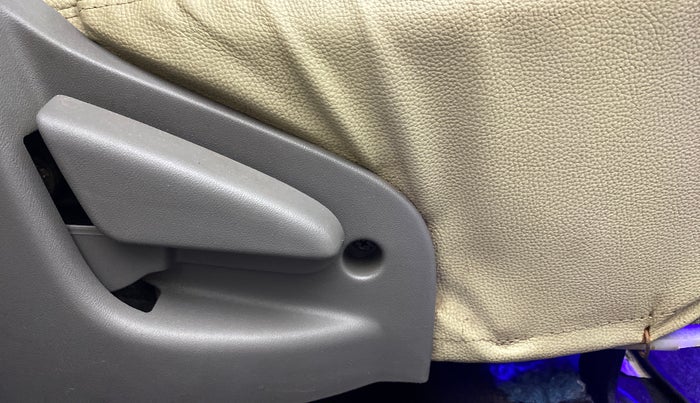 2017 Datsun Go Plus T, Petrol, Manual, 56,483 km, Driver Side Adjustment Panel
