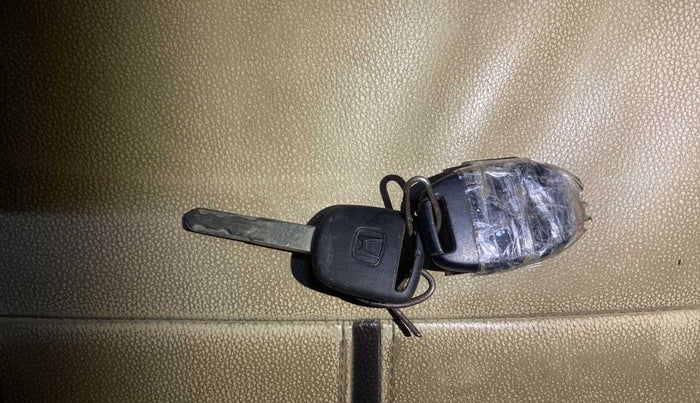 2013 Honda Brio S MT, Petrol, Manual, 75,651 km, Lock system - Remote key minor damage