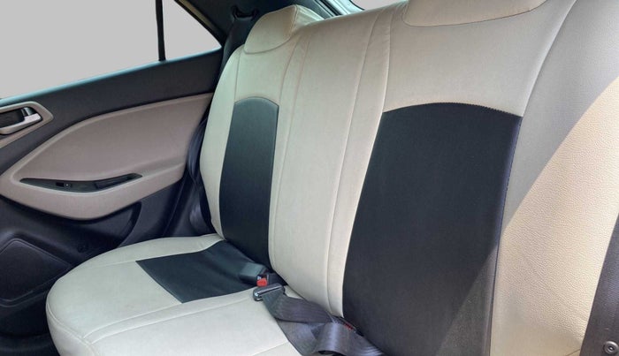 2016 Hyundai Elite i20 MAGNA 1.2, Petrol, Manual, 11,435 km, Right Side Rear Door Cabin