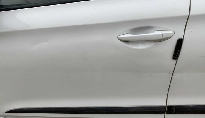 2017 Hyundai Elite i20 SPORTZ 1.2, Petrol, Manual, 64,469 km, Front passenger door - Slightly dented