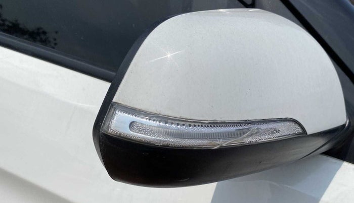 2015 Hyundai Creta SX PLUS 1.6 PETROL, Petrol, Manual, 51,525 km, Right rear-view mirror - Indicator light has minor damage